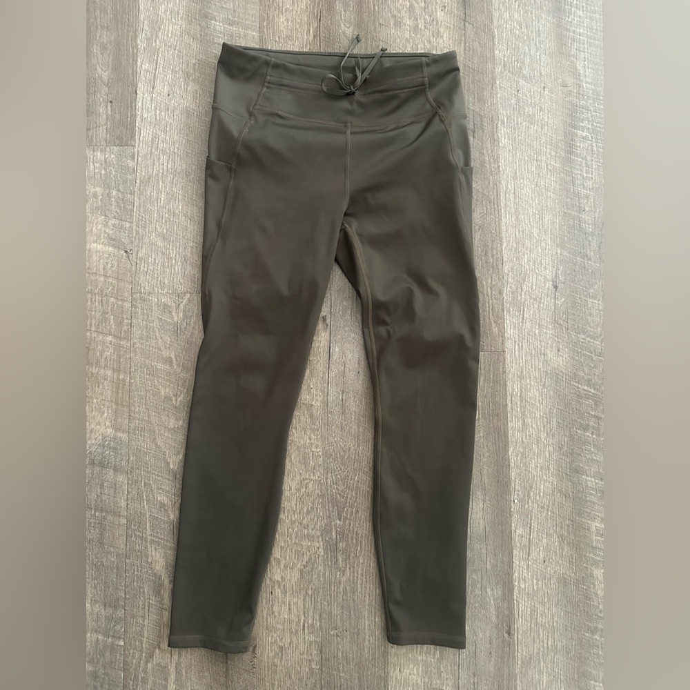 Athletic leggings